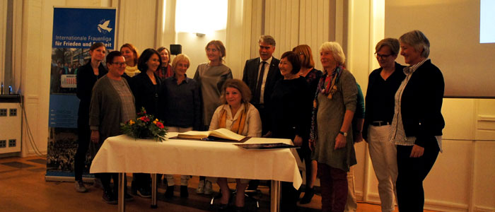 Frauen treffen in verden
