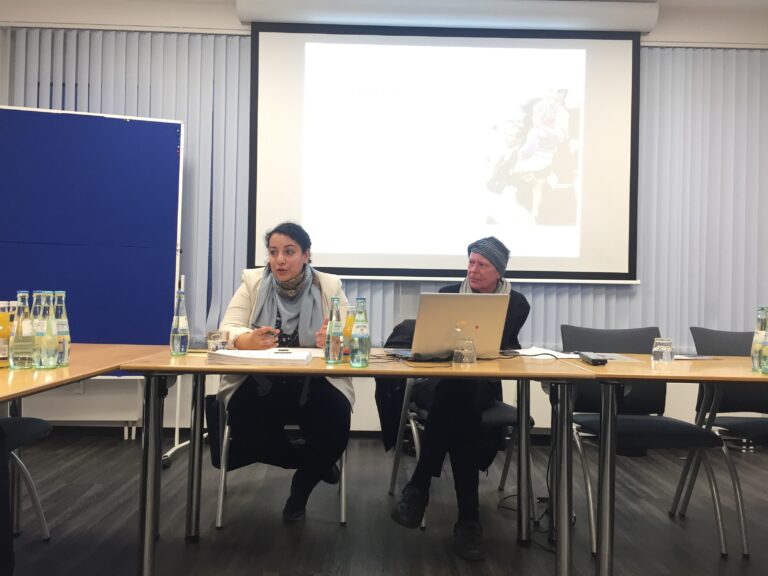 Rasha Jarhum und Dr. Anna Würth, Leiterin der Abteilung Internationale Menschenrechtspolitik im DIMR